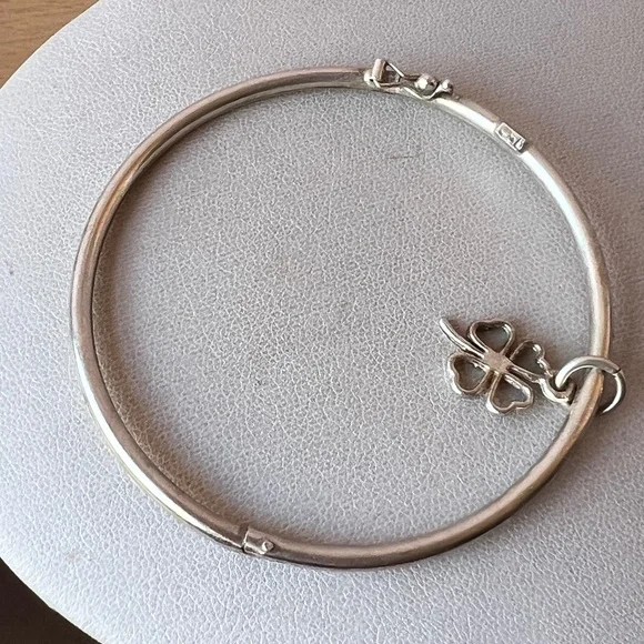 VINTAGE 850 SILVER CHILD BANGLE BRACELET WITH SHAMROCK CHARM SECURE LOCK UNIQUE